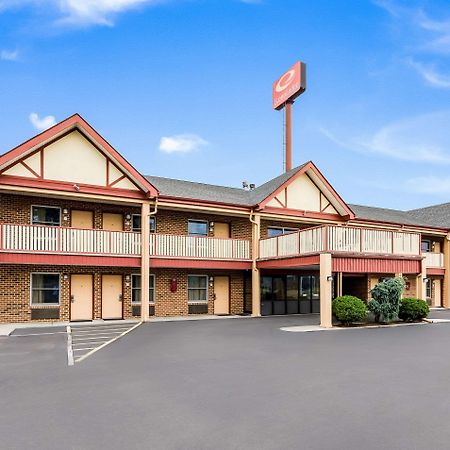 Econo Lodge Glade Springs I-81 Екстериор снимка