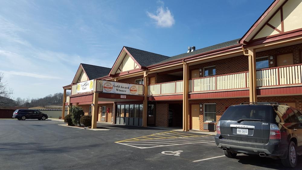 Econo Lodge Glade Springs I-81 Екстериор снимка