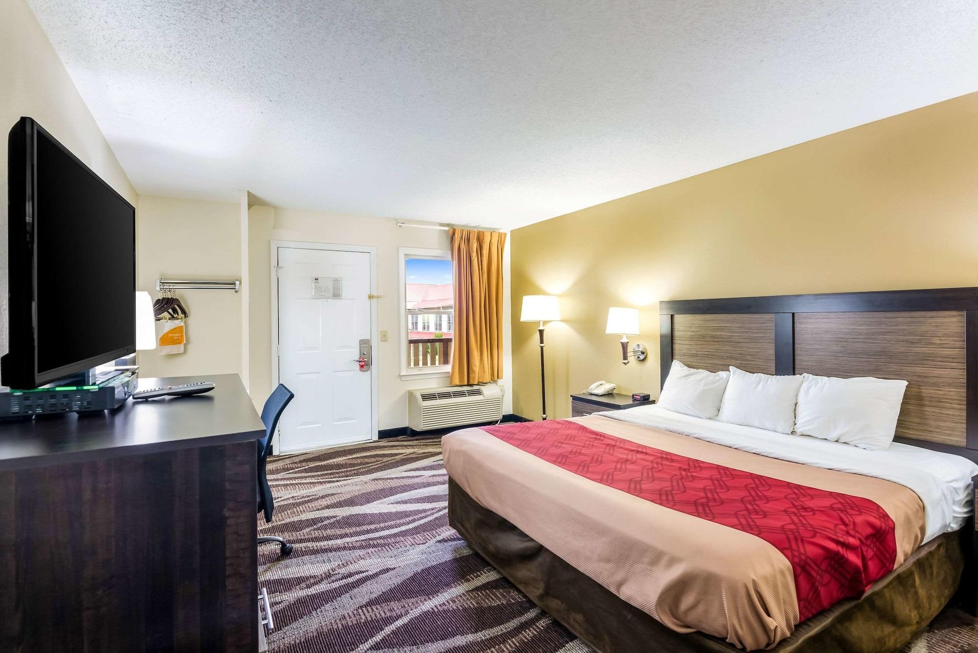 Econo Lodge Glade Springs I-81 Екстериор снимка