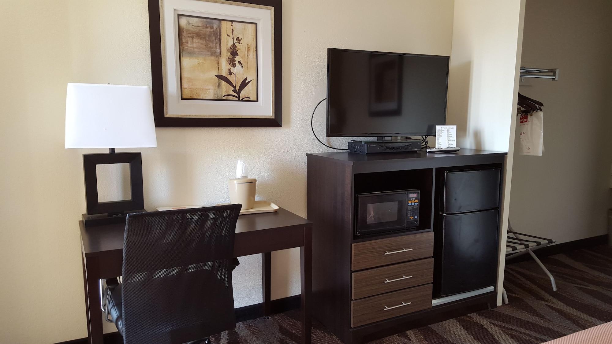Econo Lodge Glade Springs I-81 Екстериор снимка