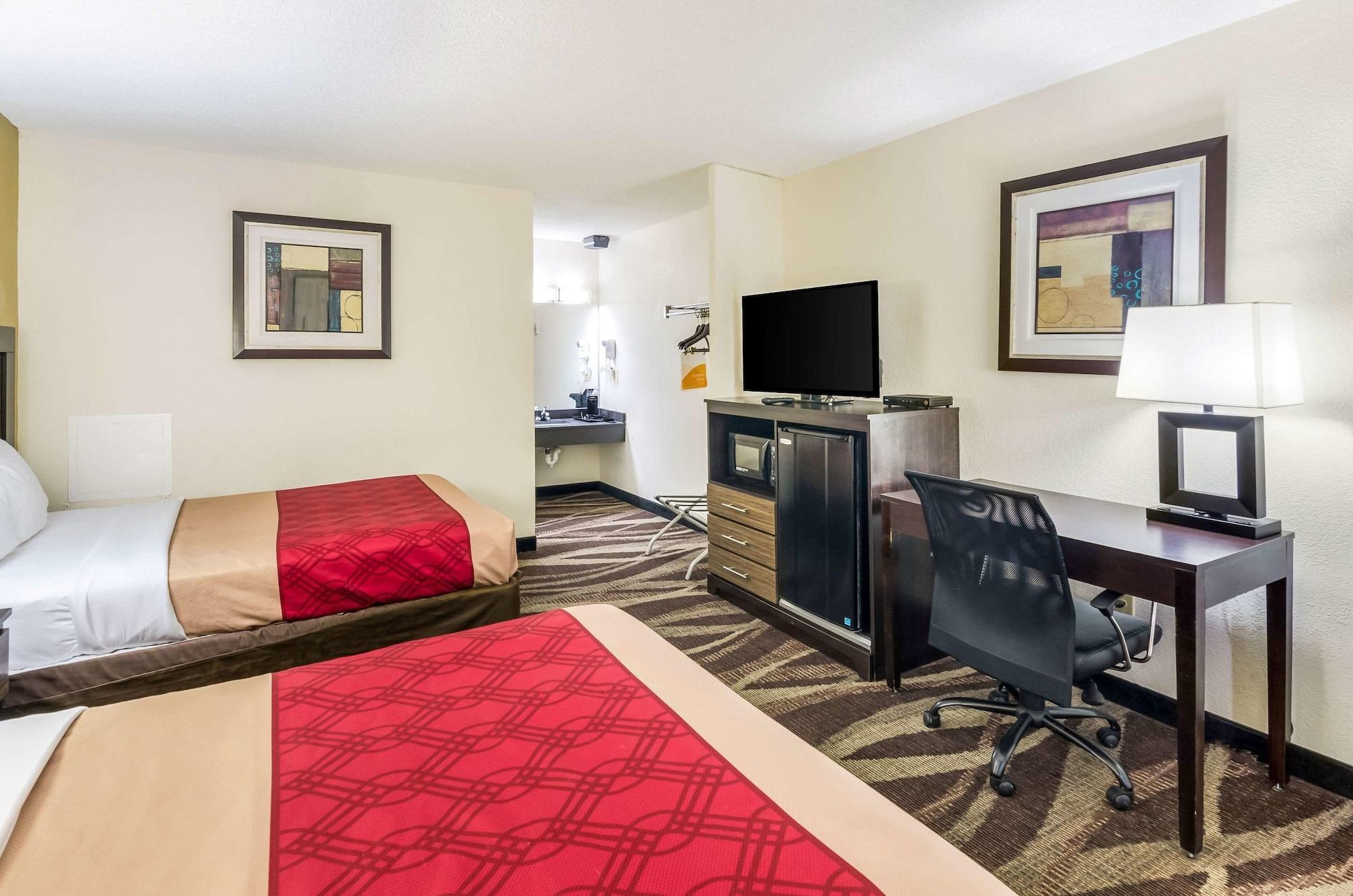 Econo Lodge Glade Springs I-81 Екстериор снимка