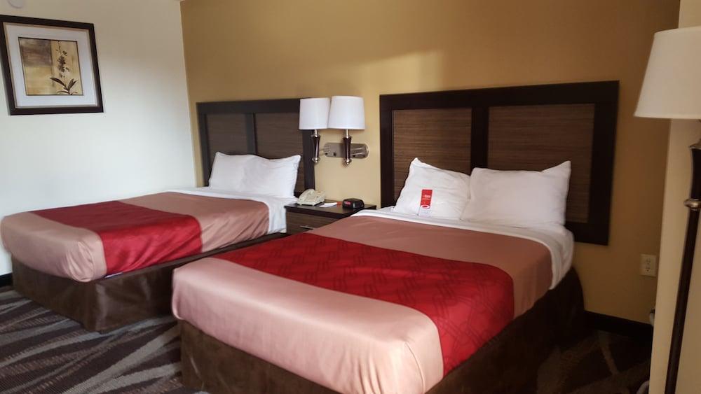 Econo Lodge Glade Springs I-81 Екстериор снимка