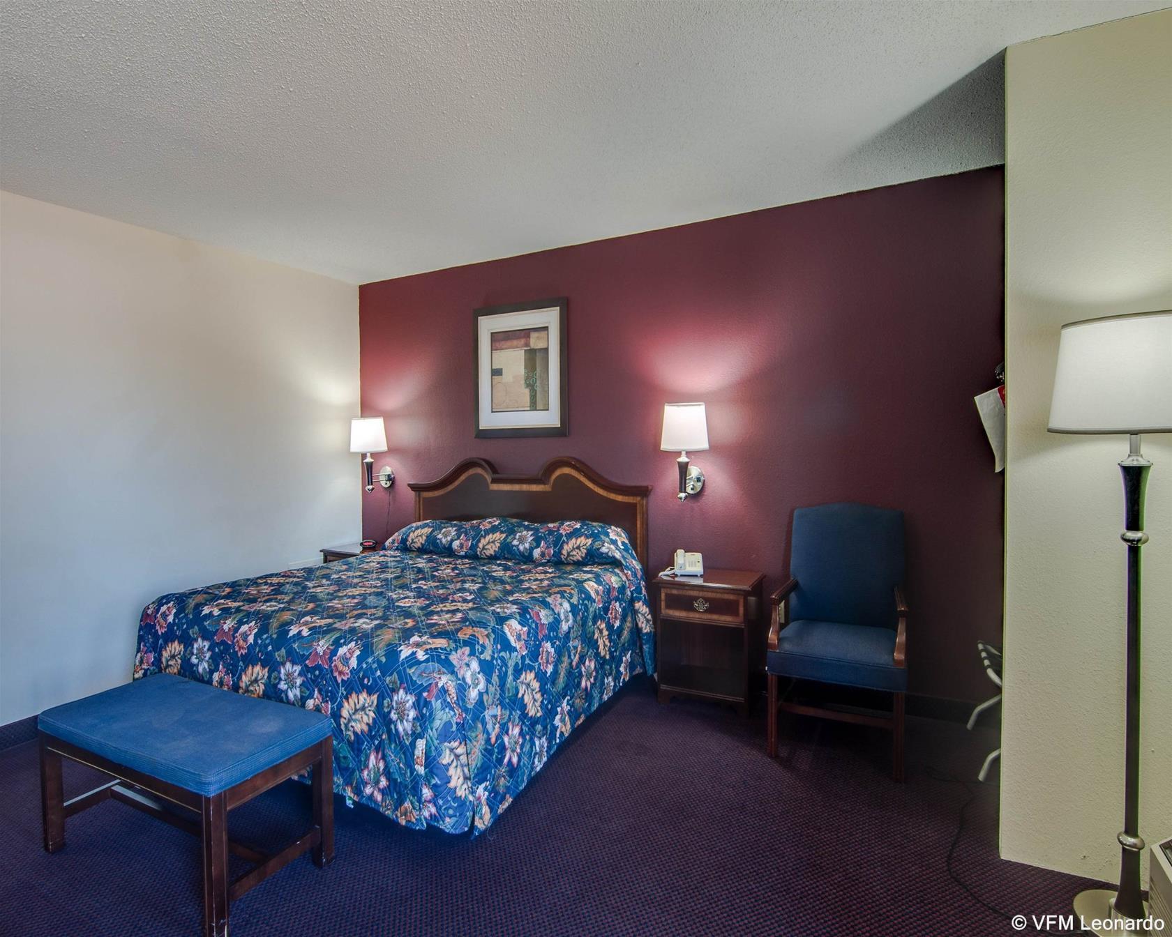 Econo Lodge Glade Springs I-81 Екстериор снимка
