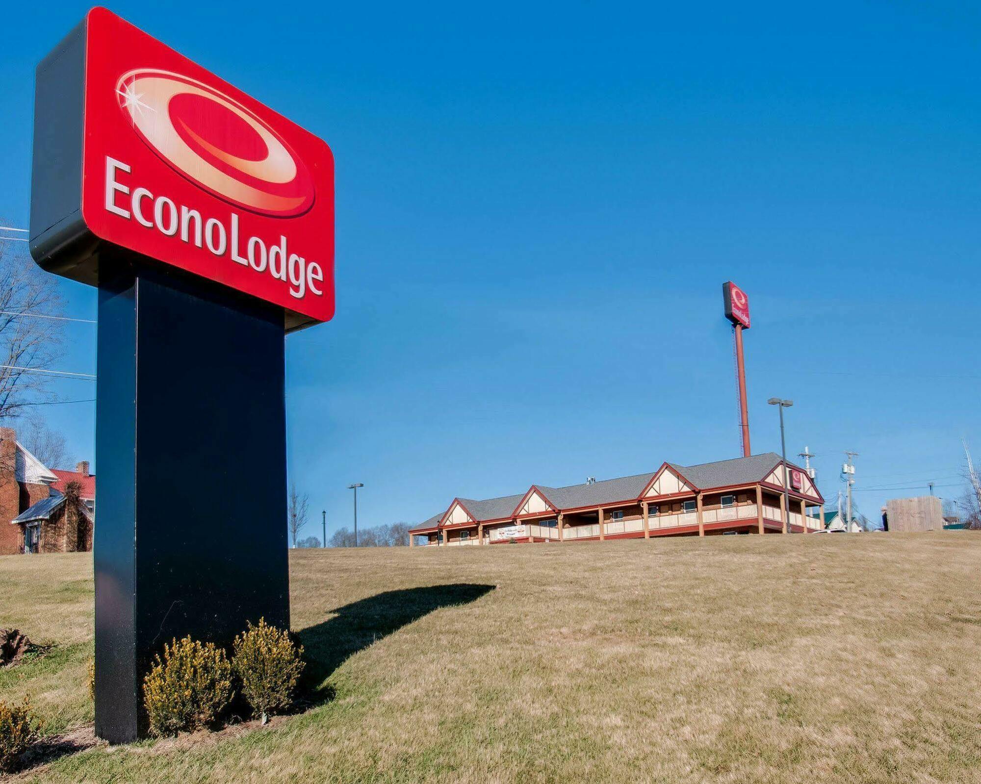 Econo Lodge Glade Springs I-81 Екстериор снимка